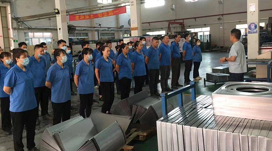 五一放假在即！金環(huán)電器沖壓車間開展早會強調(diào)工作效率