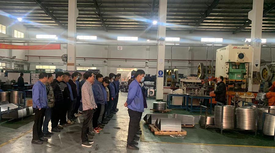 意氣奮發(fā)！金環(huán)電器沖壓車間組織人員開展例行早會